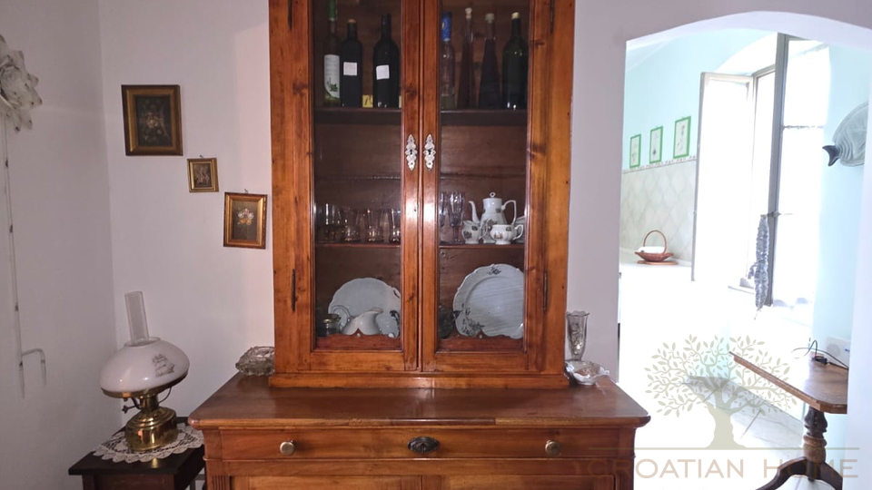 House&comma; 250 m2&comma; For Sale&comma; Pore&ccaron;