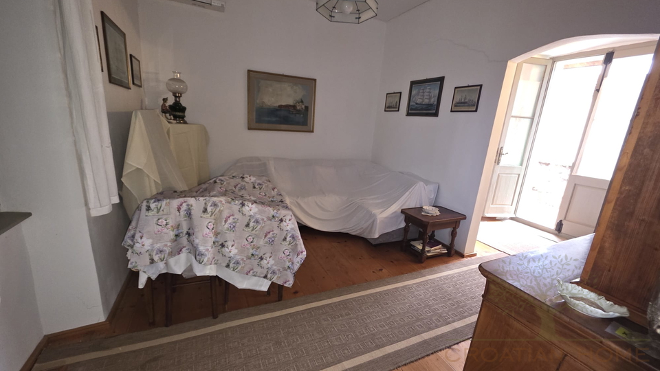 House&comma; 250 m2&comma; For Sale&comma; Pore&ccaron;