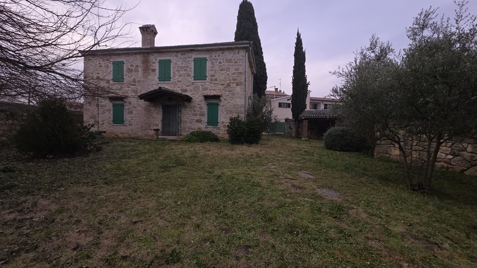House&comma; 250 m2&comma; For Sale&comma; Pore&ccaron;