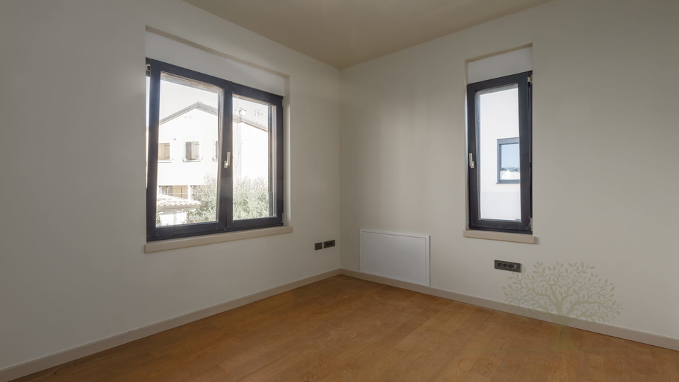 PENTHOUSE IN POREC MIT 3 SCHLAFZIMMER GROSSER DACHTERASSE MIT MEERBLICK UND KELLER