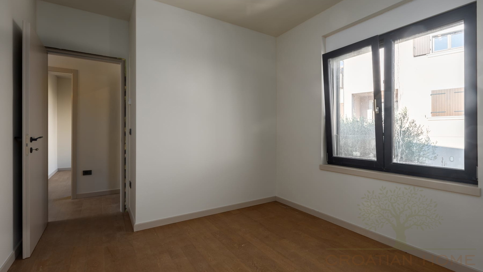 PENTHOUSE IN POREC MIT 3 SCHLAFZIMMER GROSSER DACHTERASSE MIT MEERBLICK UND KELLER