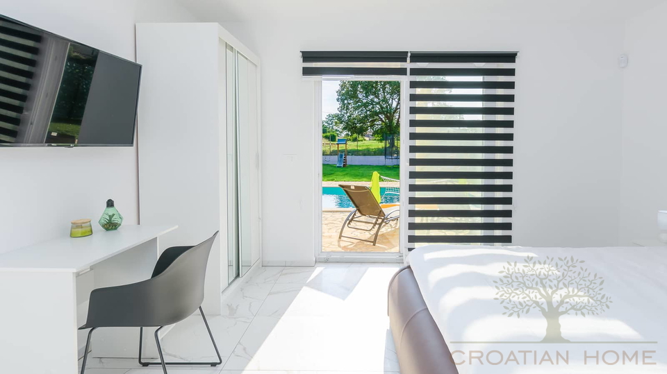 Neuwertige Villa mit 4 Schlafzimmer&comma; Pool&comma; Jacuzzi in ruhiger Lage
