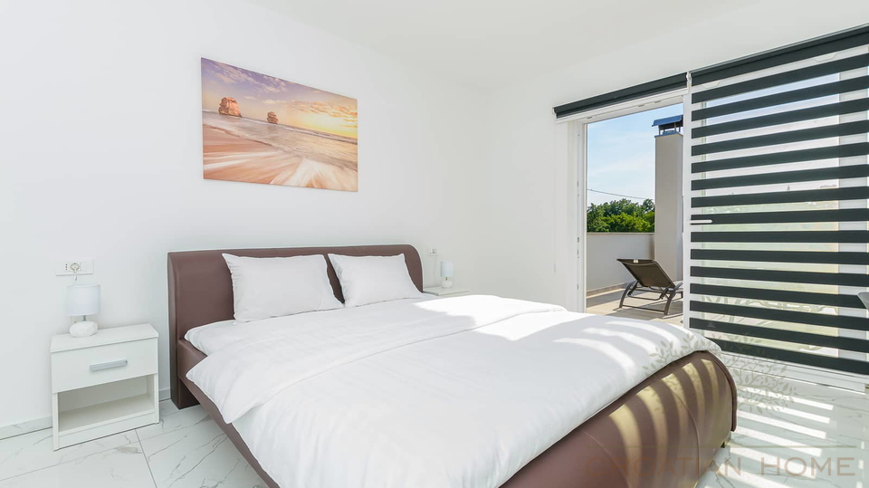 Neuwertige Villa mit 4 Schlafzimmer&comma; Pool&comma; Jacuzzi in ruhiger Lage