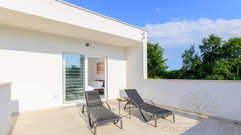 Neuwertige Villa mit 4 Schlafzimmer&comma; Pool&comma; Jacuzzi in ruhiger Lage