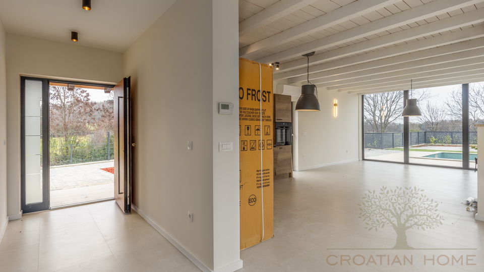 RUHIGE DORFLAGE&comma; MODERNE ARCHTEKTUR  UND MEDITERRANES WOHNGEF&Uuml;HL - VILLA NUR 5 MINUTEN VON POREC