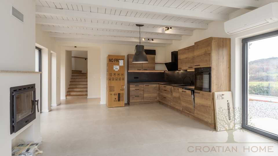 RUHIGE DORFLAGE&comma; MODERNE ARCHTEKTUR  UND MEDITERRANES WOHNGEF&Uuml;HL - VILLA NUR 5 MINUTEN VON POREC