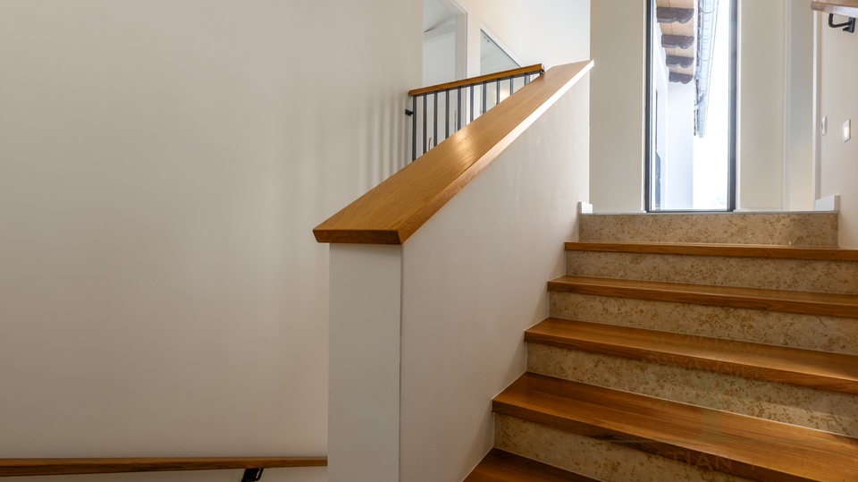 RUHIGE DORFLAGE&comma; MODERNE ARCHTEKTUR  UND MEDITERRANES WOHNGEF&Uuml;HL - VILLA NUR 5 MINUTEN VON POREC