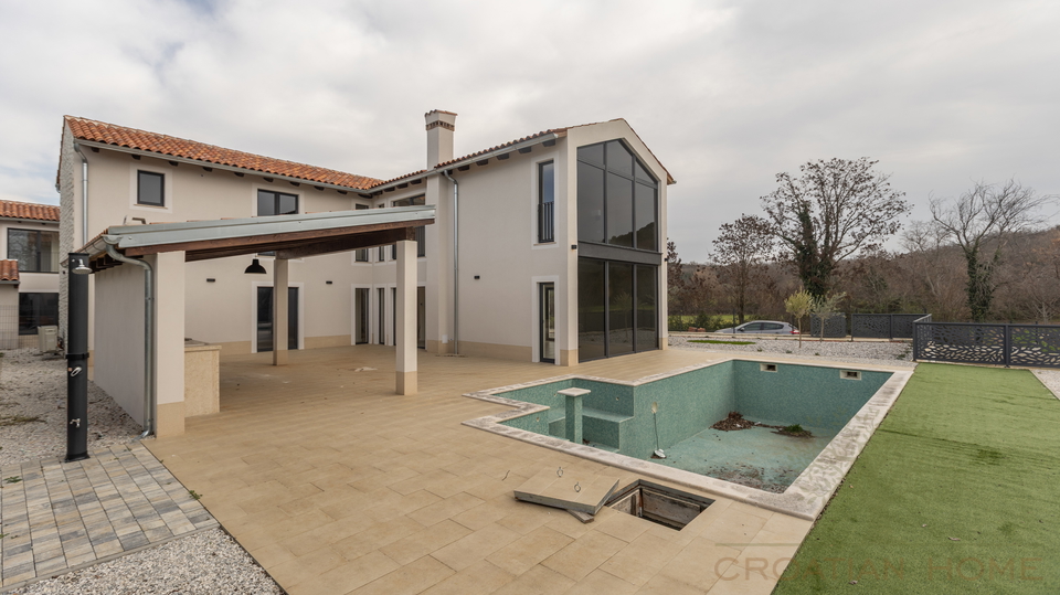 RUHIGE DORFLAGE&comma; MODERNE ARCHTEKTUR  UND MEDITERRANES WOHNGEF&Uuml;HL - VILLA NUR 5 MINUTEN VON POREC