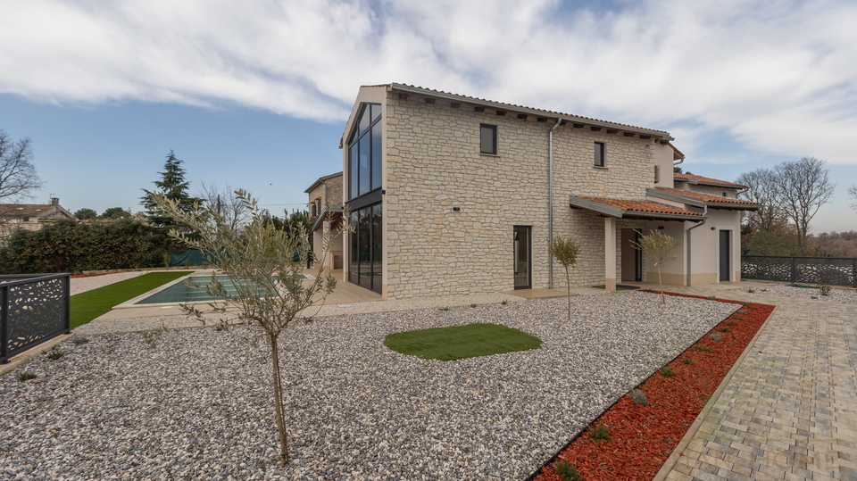 RUHIGE DORFLAGE&comma; MODERNE ARCHTEKTUR  UND MEDITERRANES WOHNGEF&Uuml;HL - VILLA NUR 5 MINUTEN VON POREC