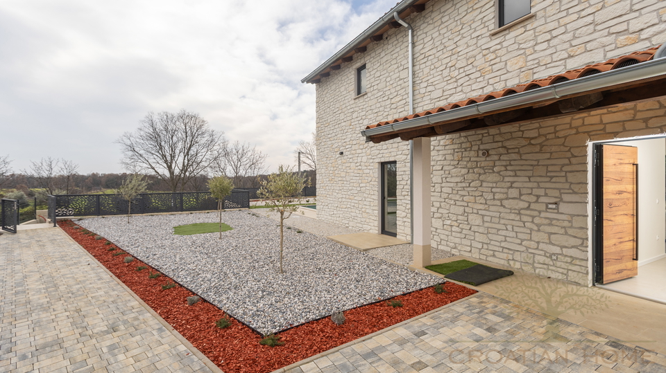 RUHIGE DORFLAGE&comma; MODERNE ARCHTEKTUR  UND MEDITERRANES WOHNGEF&Uuml;HL - VILLA NUR 5 MINUTEN VON POREC