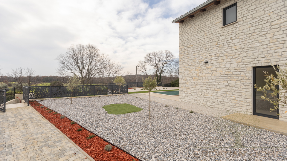 RUHIGE DORFLAGE&comma; MODERNE ARCHTEKTUR  UND MEDITERRANES WOHNGEF&Uuml;HL - VILLA NUR 5 MINUTEN VON POREC