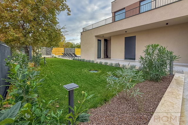 Modernes Haus mit Swimmingpool, 5 km von Poreč und dem Meer entfernt!