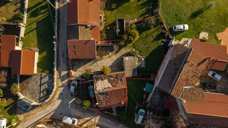 Attraktives Bauprojekt im Ortszentrum &ndash; Zwei neue Steinvillen mit Meerblick