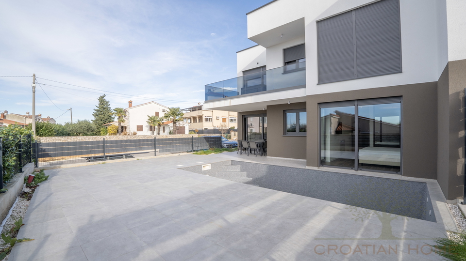 WOHNUNG MIT 3 SCHLAFZIMMER&comma; POOL UND GARTEN