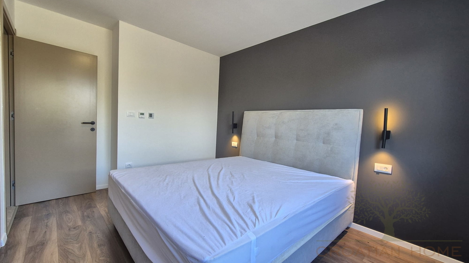 WOHNUNG MIT 3 SCHLAFZIMMER&comma; POOL UND GARTEN