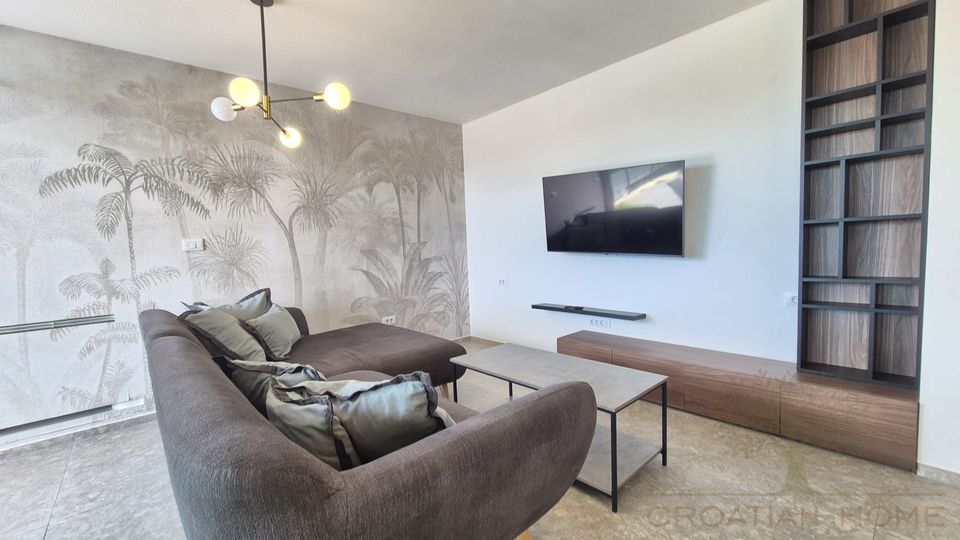 WOHNUNG MIT 3 SCHLAFZIMMER&comma; POOL UND GARTEN