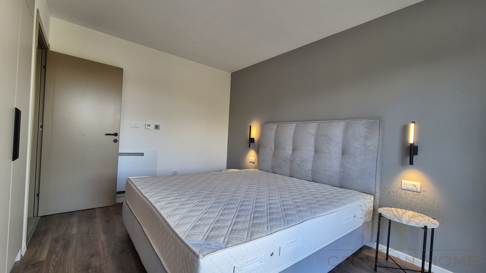 WOHNUNG MIT 3 SCHLAFZIMMER&comma; POOL UND GARTEN