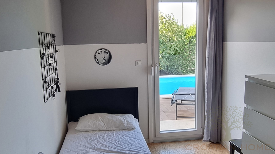 BUNGALLOW MIT POOL NUR 4 KM VON POREC KOMPLETT AUSGESTATTET