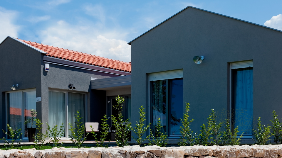 BUNGALLOW MIT POOL NUR 4 KM VON POREC KOMPLETT AUSGESTATTET