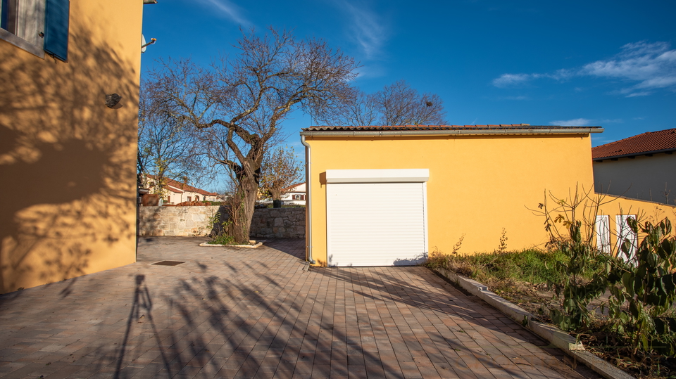 Wundersch&ouml;n kernsanierte Natursteinvilla mit Garage&comma; Sommerk&uuml;che und langfristiger Vermietung