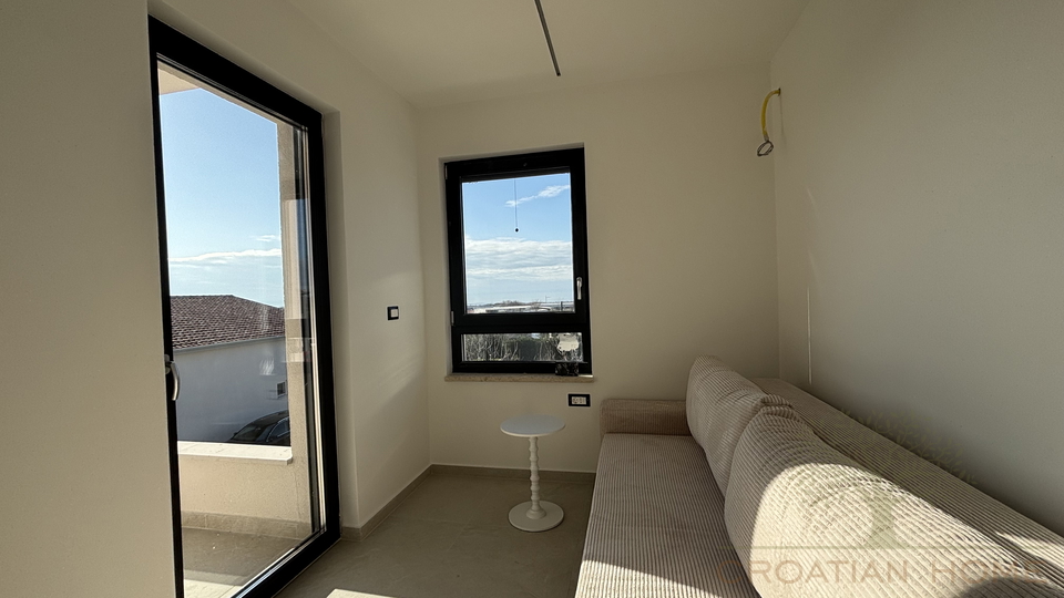 MODERNE HOCHWERTIGE VILLA MIT POOL UND MEERBLICK