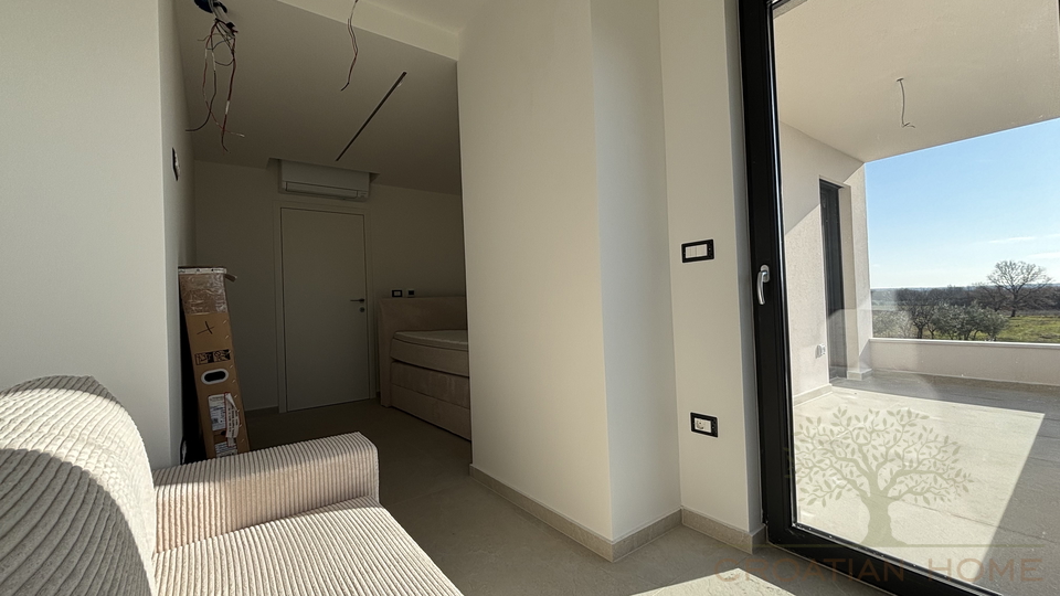 MODERNE HOCHWERTIGE VILLA MIT POOL UND MEERBLICK