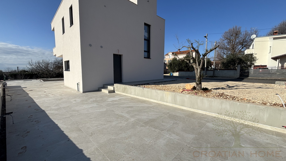 MODERNE HOCHWERTIGE VILLA MIT POOL UND MEERBLICK