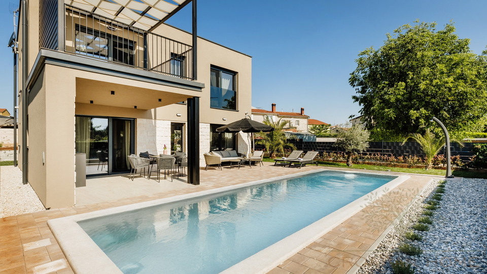 MEDITERRANE MODERNE NEUBAU VILLA MIT POOL KOMPLETT AUSGESTATTET UND M&Ouml;BLIERT BEI POREC