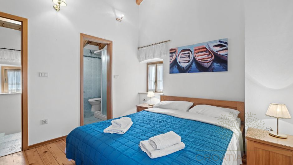 Authentisches Steinanwesen in Istrien &ndash; zwei H&auml;user&comma; Pool und mediterranes Lebensgef&uuml;hl