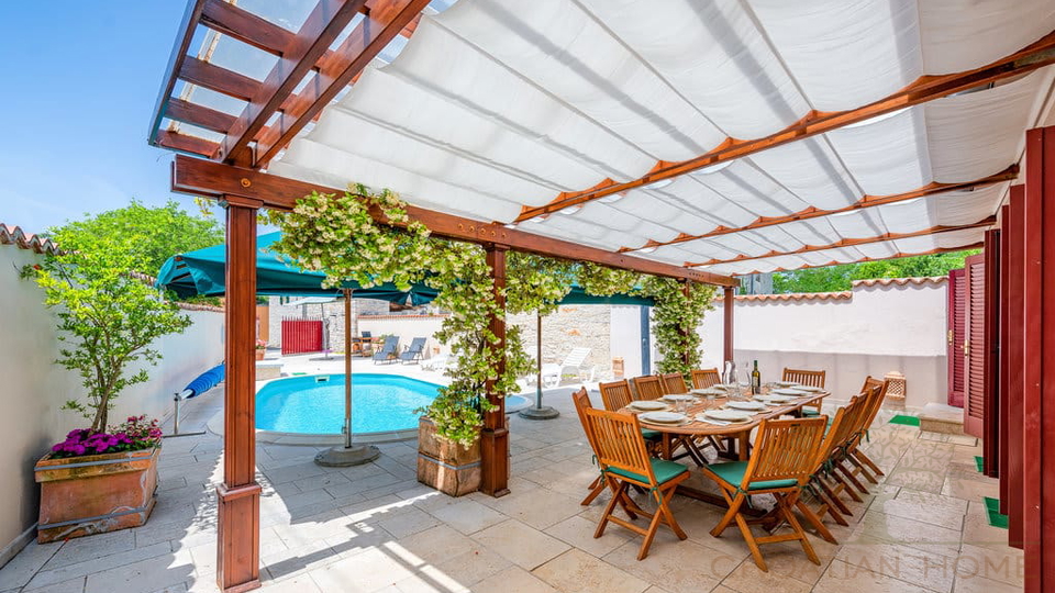 Authentisches Steinanwesen in Istrien &ndash; zwei H&auml;user&comma; Pool und mediterranes Lebensgef&uuml;hl