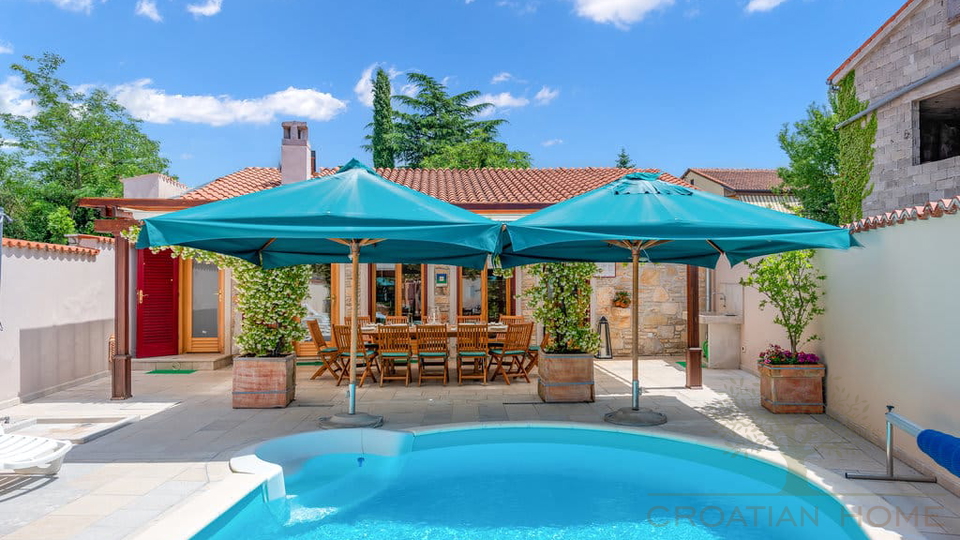 Authentisches Steinanwesen in Istrien &ndash; zwei H&auml;user&comma; Pool und mediterranes Lebensgef&uuml;hl