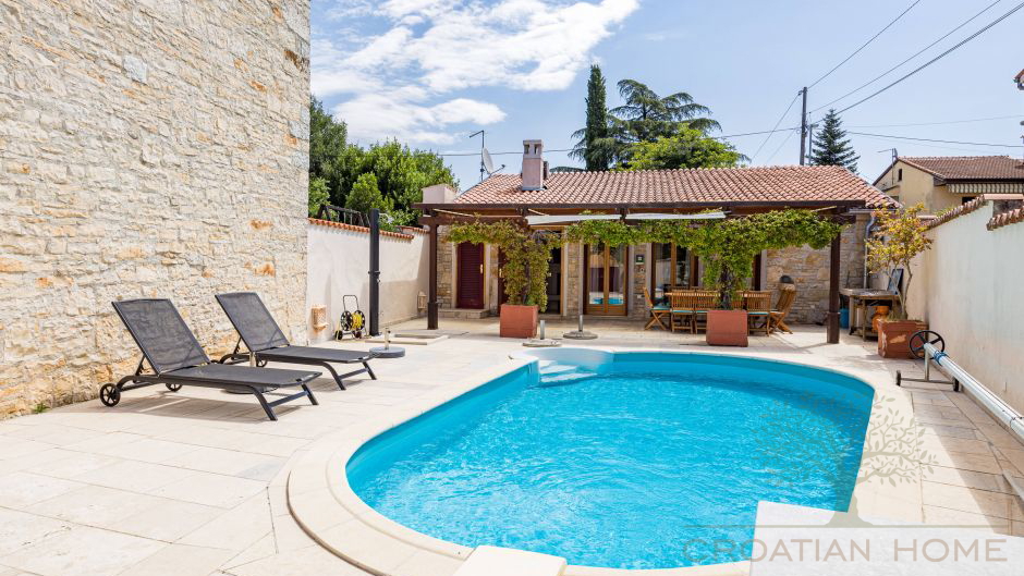 Authentisches Steinanwesen in Istrien &ndash; zwei H&auml;user&comma; Pool und mediterranes Lebensgef&uuml;hl