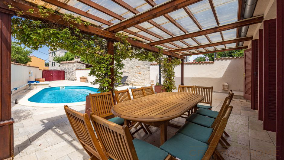 Authentisches Steinanwesen in Istrien &ndash; zwei H&auml;user&comma; Pool und mediterranes Lebensgef&uuml;hl