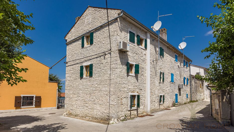 Authentisches Steinanwesen in Istrien &ndash; zwei H&auml;user&comma; Pool und mediterranes Lebensgef&uuml;hl