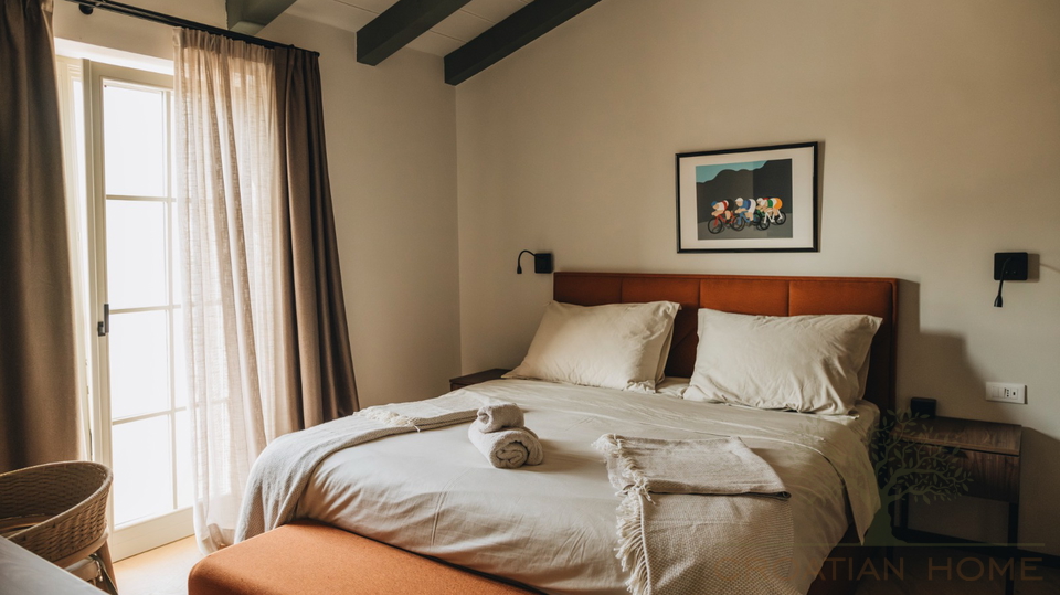 Premium-Villa nahe Pore&ccaron; &plus; 5&period;500 m&sup2; Zusatzgrundst&uuml;ck f&uuml;r Sport & Freizeit &lpar;beantragte Umwidmung&rpar;
