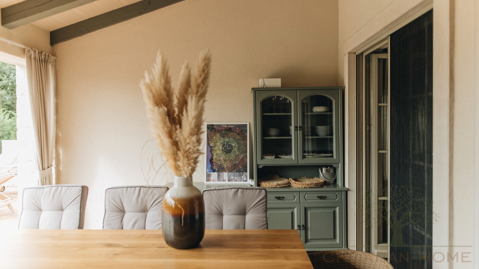 Premium-Villa nahe Pore&ccaron; &plus; 5&period;500 m&sup2; Zusatzgrundst&uuml;ck f&uuml;r Sport & Freizeit &lpar;beantragte Umwidmung&rpar;