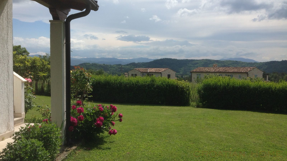 ISTRIEN&comma; SOVINJAK&comma; HAUS MIT SCH&Ouml;NEM GARTEN UND HERRLICHER AUSSICHT