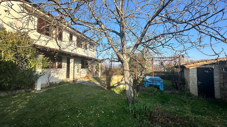 ISTRIEN&comma; SOVINJAK&comma; HAUS MIT SCH&Ouml;NEM GARTEN UND HERRLICHER AUSSICHT