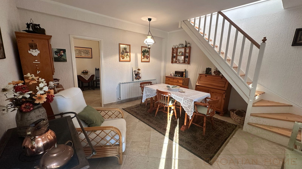ISTRIEN&comma; SOVINJAK&comma; HAUS MIT SCH&Ouml;NEM GARTEN UND HERRLICHER AUSSICHT