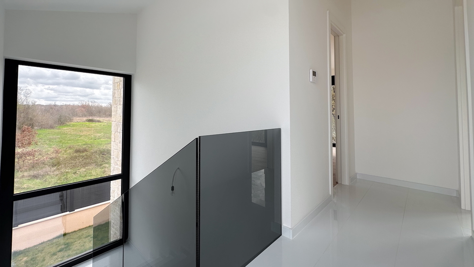 ZEITLOSES DESIGN TRIFT TOP LOCATION