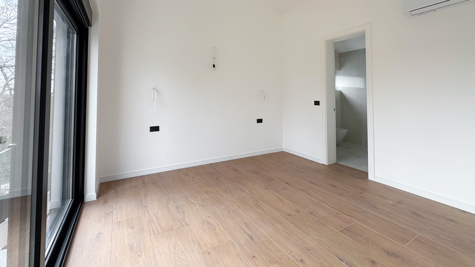 ZEITLOSES DESIGN TRIFT TOP LOCATION