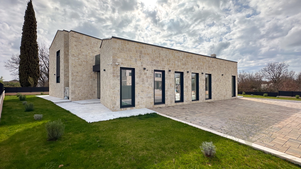 ZEITLOSES DESIGN TRIFT TOP LOCATION