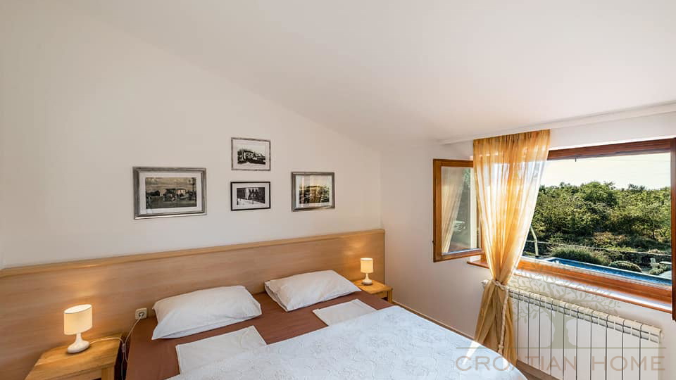 APSOLUTE PRIVATSPH&Auml;RE MIT GROSSEM GARTEN IN RANDLAGE