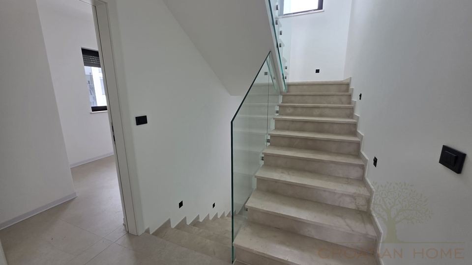 Modernes Endreihenhaus mit Meerblick&comma; Garten und Jacuzzi &ndash; nur 700 m vom Meer entfernt