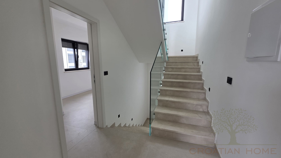 Modernes Endreihenhaus mit Meerblick&comma; Garten und Jacuzzi &ndash; nur 700 m vom Meer entfernt