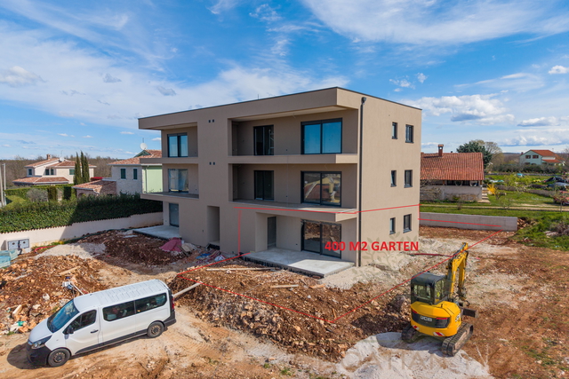 Exklusive Gartenwohnung mit Meerblick in ruhiger Lage nahe Poreč