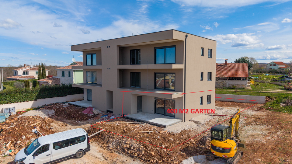 Exklusive Gartenwohnung mit Meerblick in ruhiger Lage nahe Pore&ccaron;