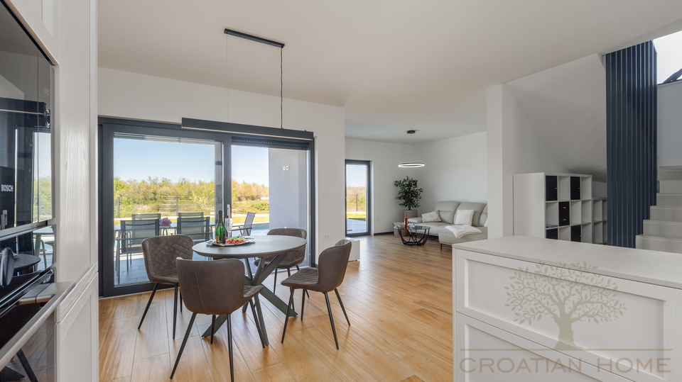 Modernes Haus in ruhiger Lage &ndash; nur 4 km von Pore&ccaron; entfernt - Meerblick&excl;