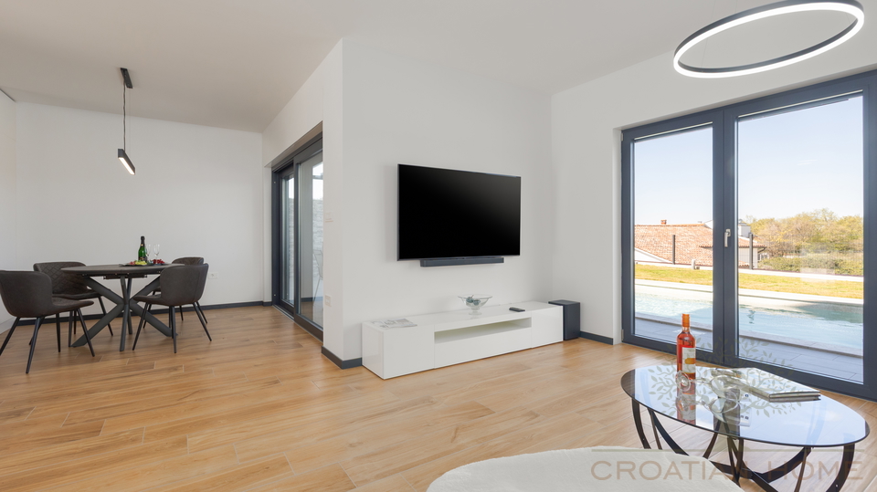 Modernes Haus in ruhiger Lage &ndash; nur 4 km von Pore&ccaron; entfernt - Meerblick&excl;