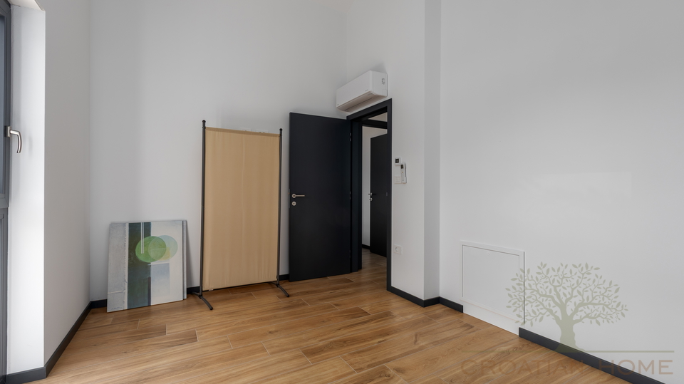 Modernes Haus in ruhiger Lage &ndash; nur 4 km von Pore&ccaron; entfernt - Meerblick&excl;